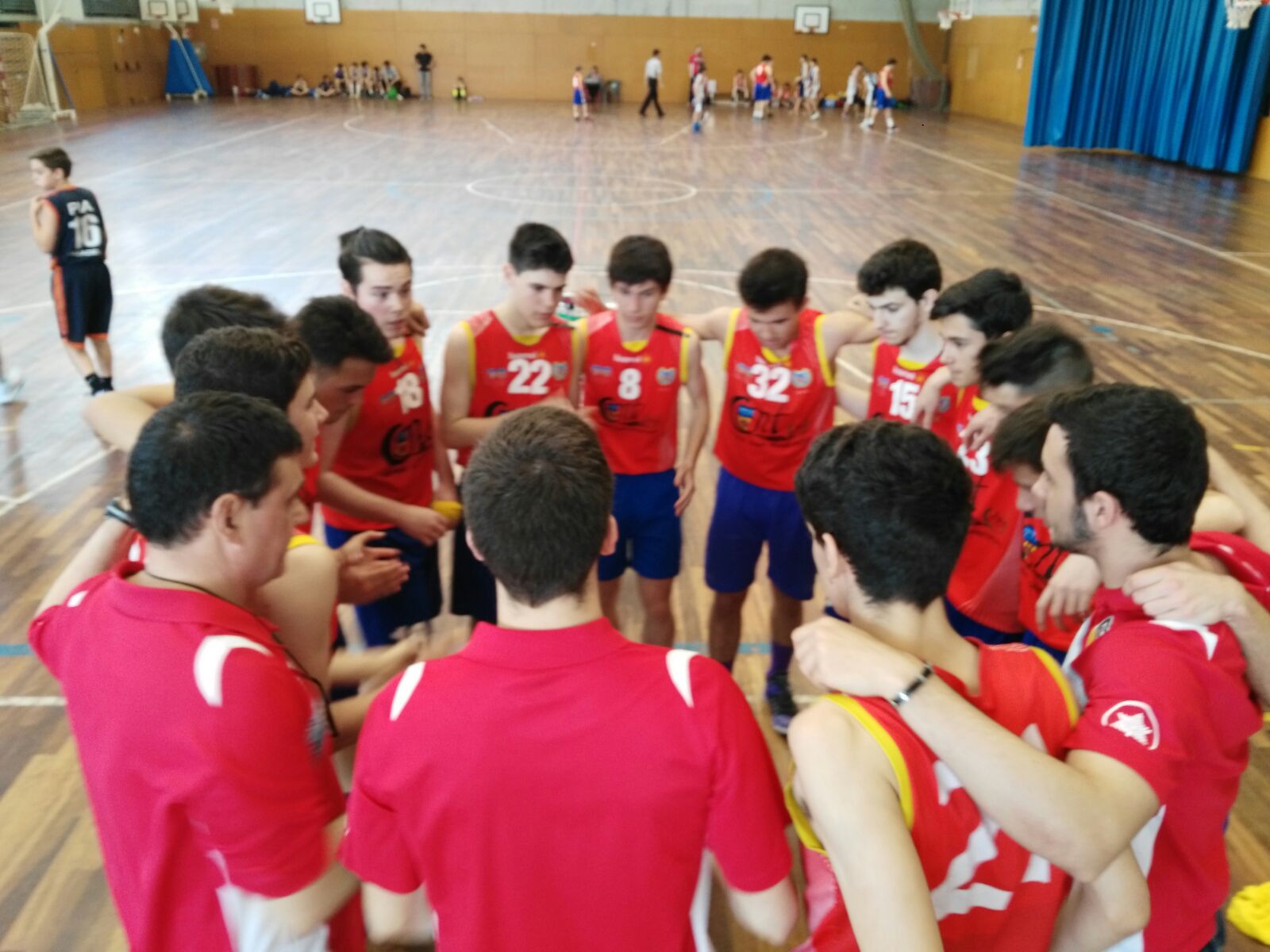 La secció de bàsquet busca jugadors d’11 a 13 anys