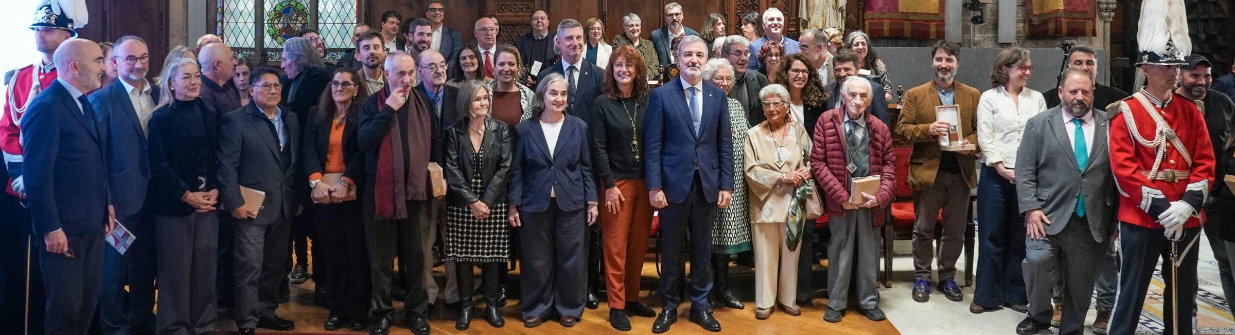 Manuel Dengra, president d’Honor del Martinenc, rep la Medalla d’Honor de Barcelona